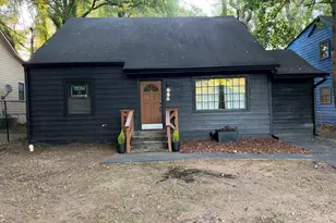 956 SW Oakland Dr, Atlanta, GA 30310 - Photo 1