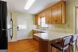 2303 S Sherwood Dr, Valdosta, GA 31602 - Photo 11