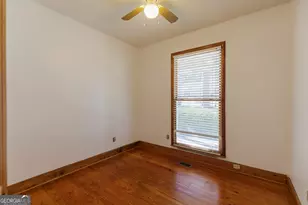 2303 S Sherwood Dr, Valdosta, GA 31602 - Photo 17