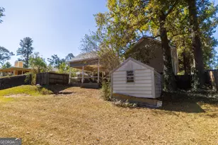 2303 S Sherwood Dr, Valdosta, GA 31602 - Photo 43