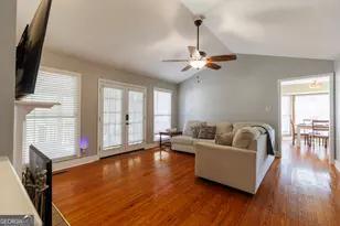 2303 S Sherwood Dr, Valdosta, GA 31602 - Photo 7