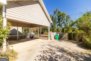 2303 S Sherwood Dr, Valdosta, GA 31602 - Photo 41