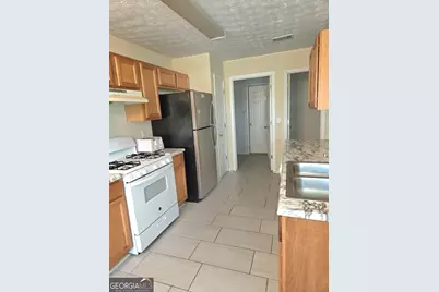 557 Shadow Valley Court, Lithonia, GA 30058 - Photo 3