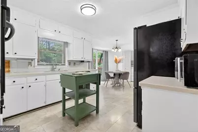 5623 Crestwood Drive, Stone Mountain, GA 30087 - Photo 11