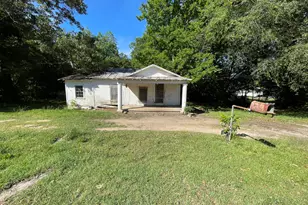 129 N 7th St, Cochran, GA 31014 - Photo 1