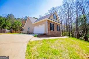 203 Central Heights Dr, Carrollton, GA 30116 - Photo 3