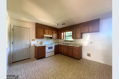 108 Bradford Avenue, Fort Valley, GA 31030 - Photo 5