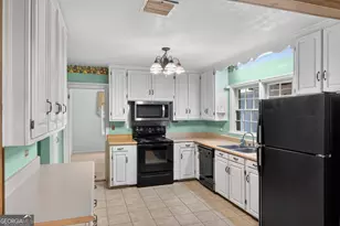 447 S College St, Metter, GA 30439 - Photo 15