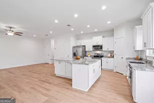 825 Fitzroy Dr, Athens, GA 30606 - Photo 11