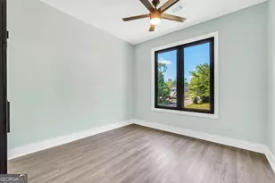 233 E Tinsley St, Griffin, GA 30223 - Photo 33