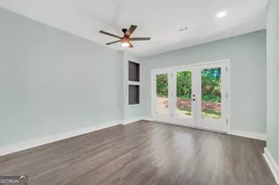 233 E Tinsley St, Griffin, GA 30223 - Photo 19