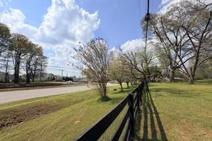 662 Old Gainesville Hwy, Pendergrass, GA 30567 - Photo 1
