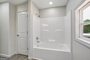 124 Johnson St, Barnesville, GA 30204 - Photo 21