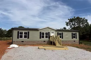 419 Green Meadows Dr, Hartwell, GA 30643 - Photo 1