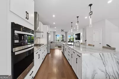 1151 Rivard Circle NW, Atlanta, GA 30318 - Photo 7