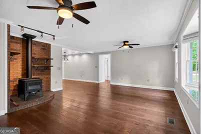 608 Waterview Drive, Lagrange, GA 30240 - Photo 5