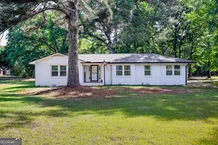 39 Payne Dr, Comer, GA 30629 - Photo 1