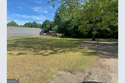 319 E McCarty Street, Sandersville, GA 31082 - Photo 3