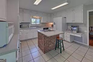 3341 Edgewood Cir, Gainesville, GA 30506 - Photo 13