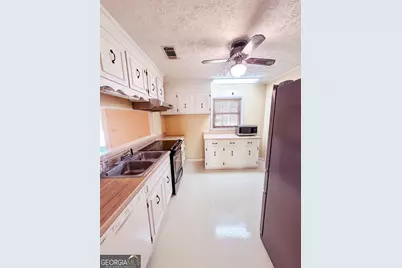 564 W Oglethorpe Avenue, Lyons, GA 30436 - Photo 5