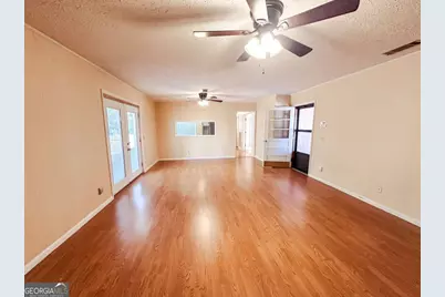 564 W Oglethorpe Avenue, Lyons, GA 30436 - Photo 9