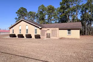564 W Oglethorpe Ave, Lyons, GA 30436 - Photo 1