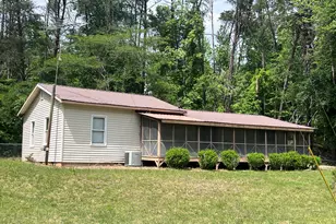 844 Shorewood Cir, Toccoa, GA 30577 - Photo 1