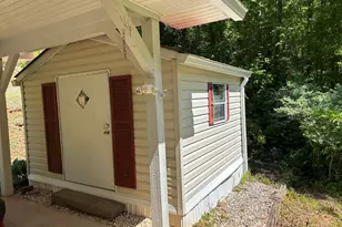 196 White St, Dillard, GA 30537 - Photo 9