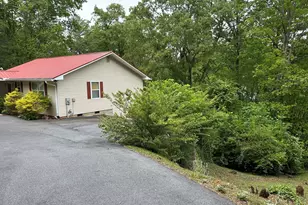 196 White St, Dillard, GA 30537 - Photo 35