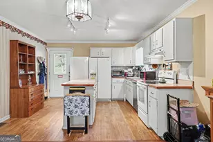 196 White St, Dillard, GA 30537 - Photo 7