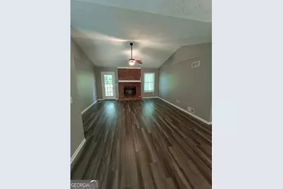 697 Pepperwood Trail, Stone Mountain, GA 30087 - Photo 3