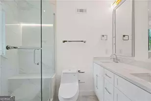 2746 Dale Creek Dr NW, Atlanta, GA 30318 - Photo 17