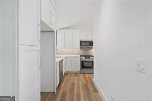 2746 Dale Creek Dr NW, Atlanta, GA 30318 - Photo 9