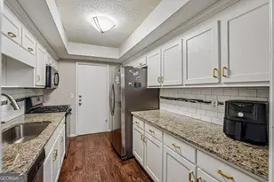 6851 Roswell Rd, Sandy Springs, GA 30328 - Photo 13