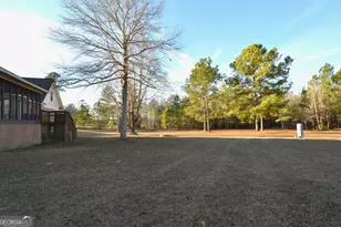 239 Trent Dr, Eastman, GA 31023 - Photo 7