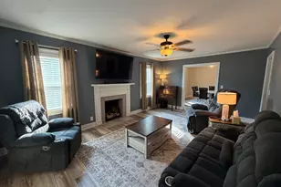 225 Gordon St, Thomson, GA 30824 - Photo 5