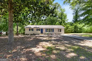 826 Oak Ridge Dr, Perry, GA 31069 - Photo 1