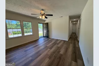 105 Sir Lancelot Avenue, Lagrange, GA 30241 - Photo 9