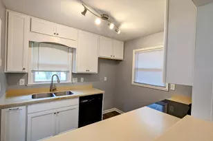 4990 Mountain Springs Way, Stone Mountain, GA 30083 - Photo 5