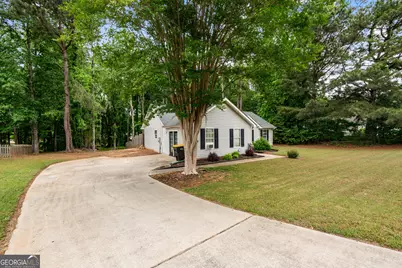 185 Hayward Bishop Way, Senoia, GA 30276 - Photo 3