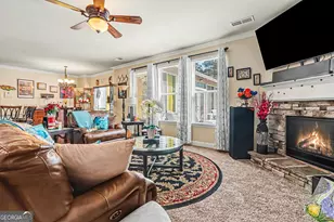 1952 Poplar Falls Ave, Lithonia, GA 30058 - Photo 9