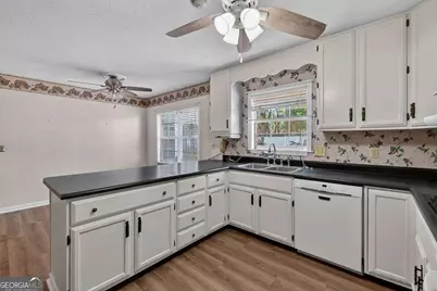 112 Meadows Way, Brunswick, GA 31525 - Photo 11