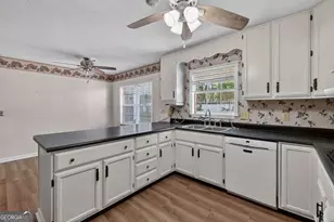 112 Meadows Way, Brunswick, GA 31525 - Photo 11