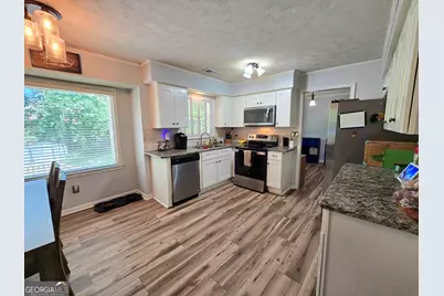 155 N Fayette Court, Fayetteville, GA 30214 - Photo 9