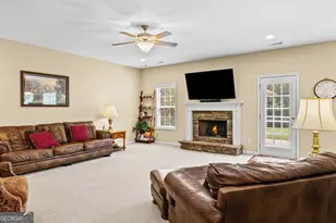 195 Gracie Gardens Ct, Newnan, GA 30263 - Photo 9