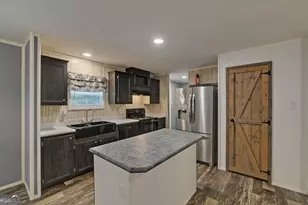 1054 Brookhaven Cir, Toccoa, GA 30577 - Photo 9