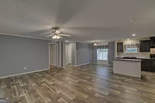 1054 Brookhaven Cir, Toccoa, GA 30577 - Photo 3