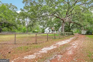 895 Lynn Rd, Waynesville, GA 31566 - Photo 5