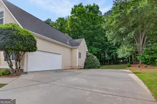 245 Ryans Ct, Sharpsburg, GA 30277 - Photo 3