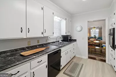 706 N Main Street, Statesboro, GA 30458 - Photo 11